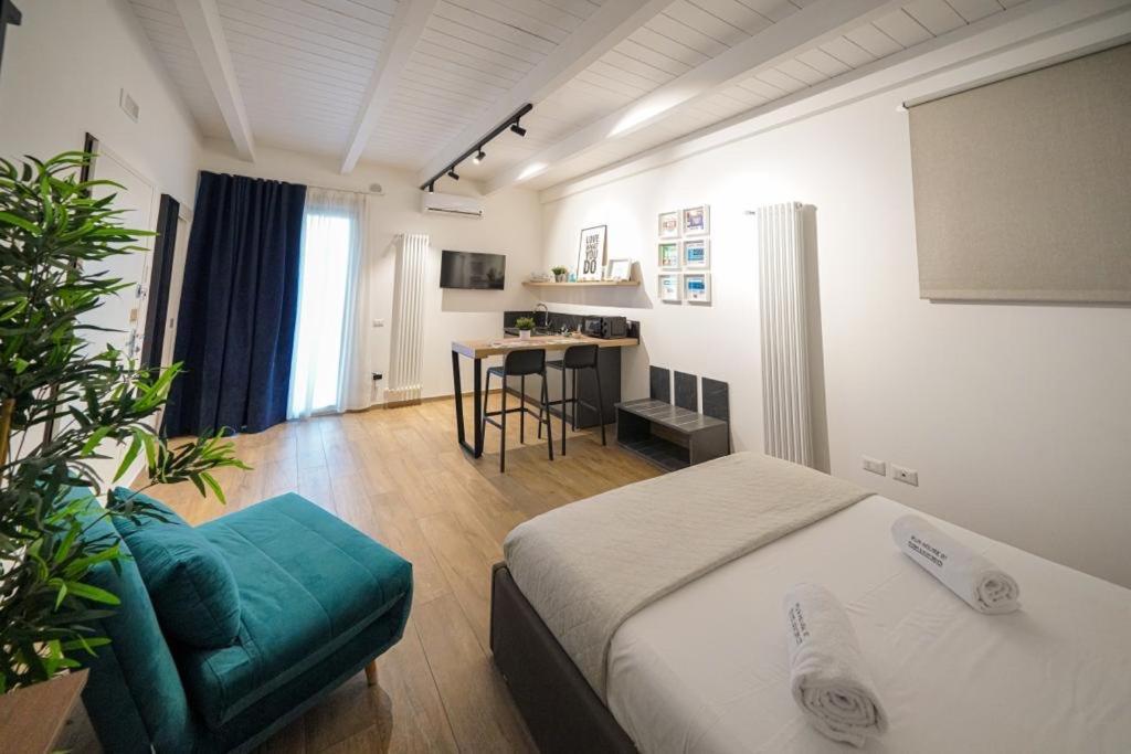 Run House 07 Rooms & Apartments Cassano delle Murge Buitenkant foto